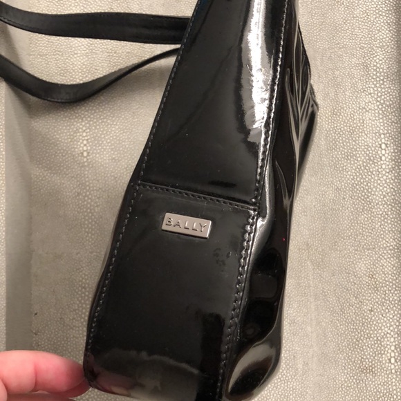 BALLY BLACK PATENT LEATHER BAG 10”x7”x1-2”wide, 24” handles - Picture 4 of 9